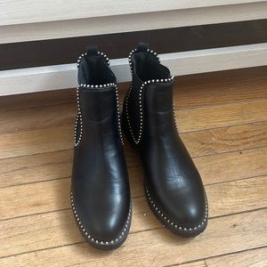 Studded chelsea boots